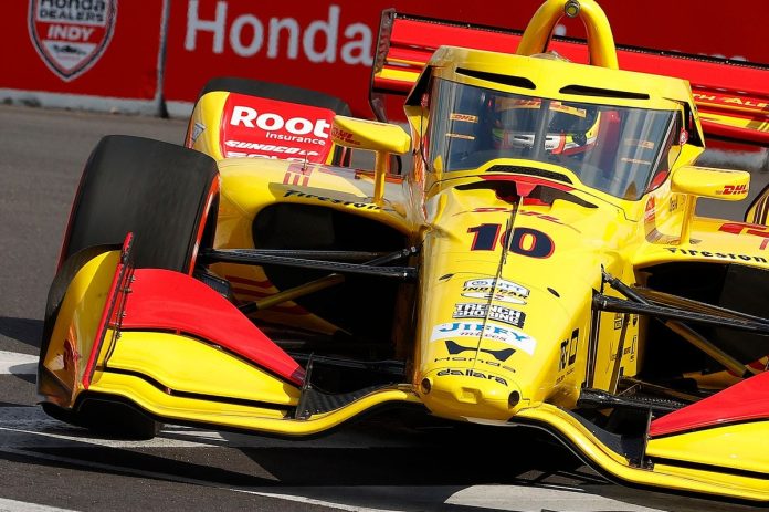 Motorsport.com — All source image Palou Extends IndyCar Lead to 133 Points After Markham Thriller