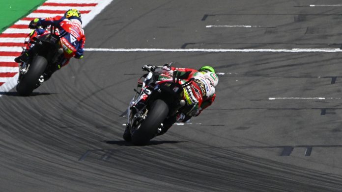 Crash.net — MotoGP source image Crutchlow: Looking Back Is Key to Better MotoGP Racing