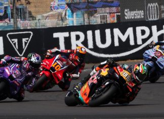 ไบเดอร์ยอมรับ ‘ใจดีเกินไป’ กับยางหลัง จนลอยในสนามซิลเวอร์สโตน Binder Admits He Was ‘A Bit Too Kind’ on Rear Tyre in Silverstone MotoGP Clash