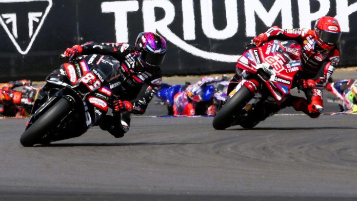 Crash.net — MotoGP source image Aprilia Warns Against Complacency as Ducati Plots MotoGP Title Fight