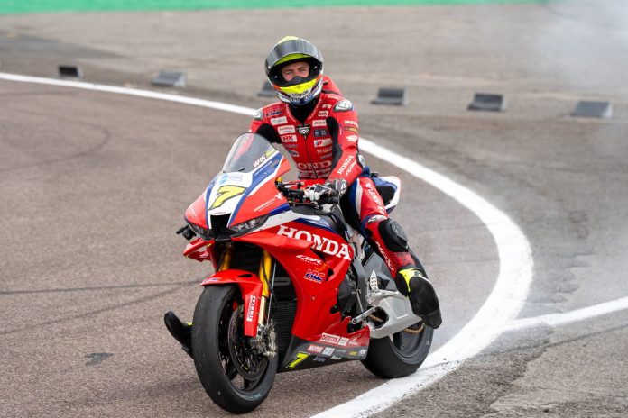 Crash.net — British Superbikes source image Honda BSB boss hails Ryan Vickers after breakthrough 2026 wins