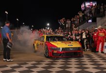 โลกาโน่ ชนะศึกริชมอนด์สุดมันส์ เบียดบิสโคห์ เตรียมลุยเพลย์ออฟ NASCAR Logano Outduels Briscoe in Richmond Classic as NASCAR Playoffs Loom