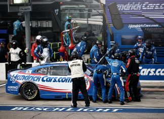 ไคล์ เพ็ตตี้: ไม่มีทางลัดสำหรับปัญหาของเฮนดริก มอเตอร์สปอร์ตส์ Kyle Petty: No Magic Bullet for Hendrick Motorsports’ Struggles