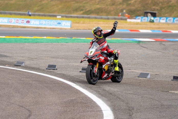 Crash.net — British Superbikes source image Ryde Rounds Out Thruxton Finale with Third, Calling It ‘One of the Most Enjoyable Races’