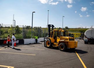 อินดี้คาร์ เปิดสนามมาร์คแฮม ล่าช้า งานก่อสร้างไม่เสร็จ Markham IndyCar Debut Delayed by Unfinished Track Construction