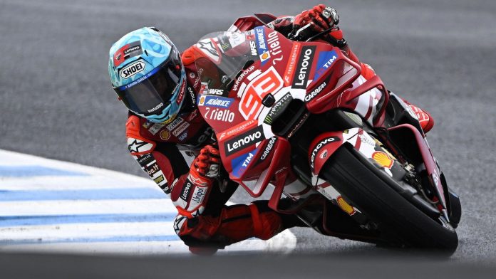 Crash.net — MotoGP source image มาร์เกซล้มแล้วลุก! คว้าโพลเปียกที่ฟิลลิปไอส์แลนด์นำหน้าเล็กเกือบ 1.5 วินาที